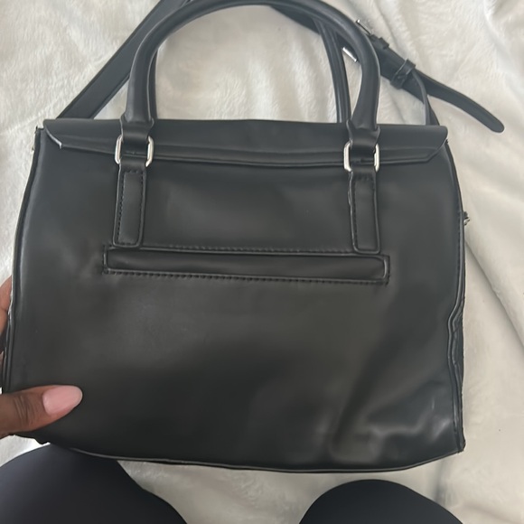 G by Guess purse pre owned - Picture 7 of 10